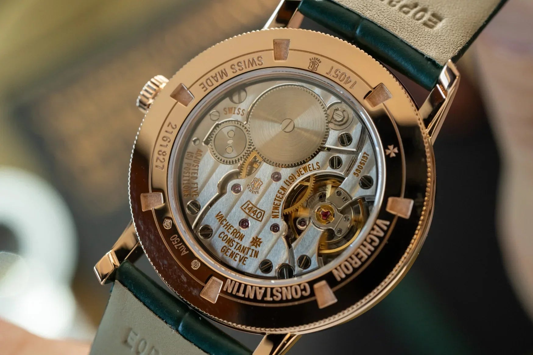 When to Wind Your Manual Watch: Morning vs Evening